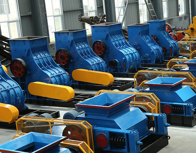 雙級(jí)無篩底粉碎機(jī)，雙級(jí)破碎機(jī)機(jī)廠家，雙級(jí)粉碎機(jī)價(jià)格，雙級(jí)錘式破碎機(jī)